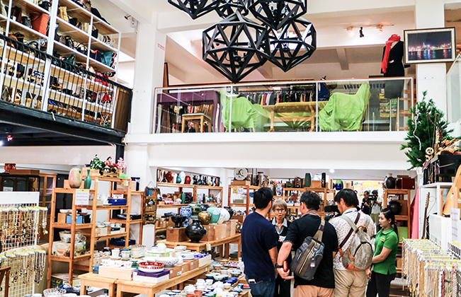 多くのお客様に支持される丁寧な接客