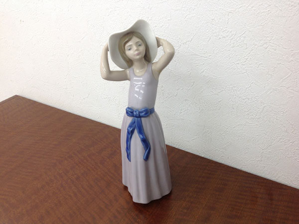 リヤドロ・若草色の少女のフィギュリンを買取|神戸|住吉駅前店