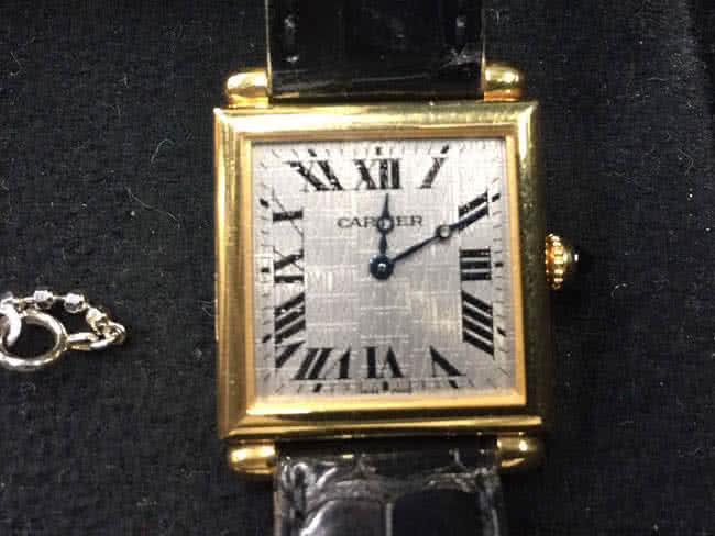 カルティエ タンク クオーツ 松坂屋限定文字盤の腕時計を買取 名古屋 名古屋藤が丘店 ブランド品の買取ならエコリング