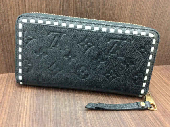 ヴィトン・アンプラント・ジッピーウォレット・M64805を買取|梅田|都島店