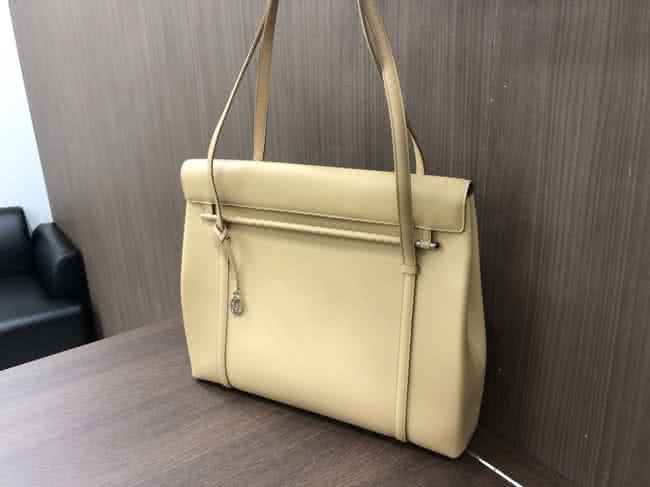 カルティエ・レザーショルダーバッグを買取｜東京・杉並区｜荻窪店  