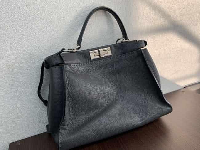 フェンディ・ピーカブー・グレーのバッグを買取｜名古屋｜名古屋本山店  