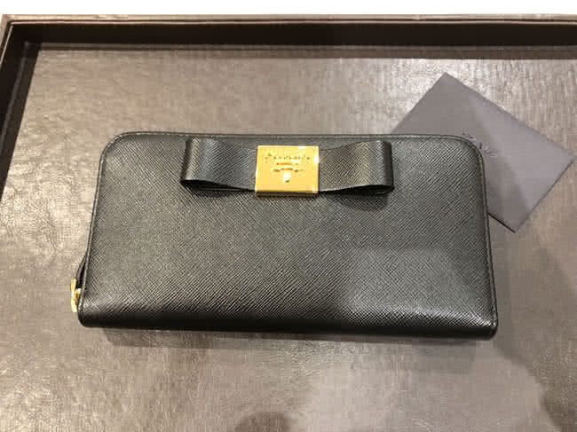 プラダ サフィアーノ リボン長財布を買取 東京 台東区 上野マルイ店 ブランド品の買取ならエコリング