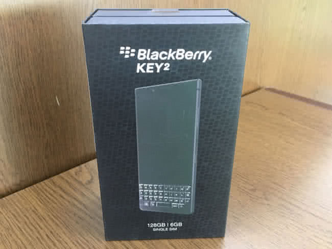 Blackberry・KEY2・128GB/6GB・シムフリー・未開封のスマートフォンを 