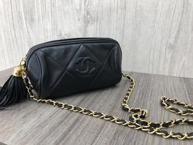 シャネル フリンジチェーンポシェットを買取 東京 目黒区 中目黒店 ブランド品の買取ならエコリング