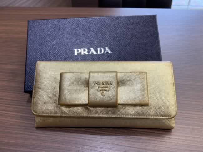 プラダ リボン 長財布を買取 東京 豊島区 大塚店 ブランド品の買取ならエコリング