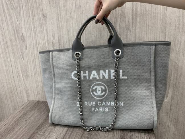 シャネル ドーヴィルを買取 東京 目黒区 中目黒店 ブランド品の買取ならエコリング