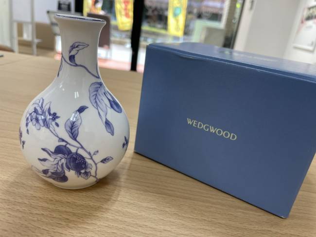ウェッジウッド・ブループラム・一輪挿しを買取|東京・大田区|大森店