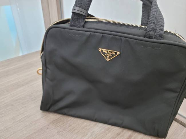 プラダ・ナイロン・ハンドを買取|東京・港区|白金台プラチナ通り店
