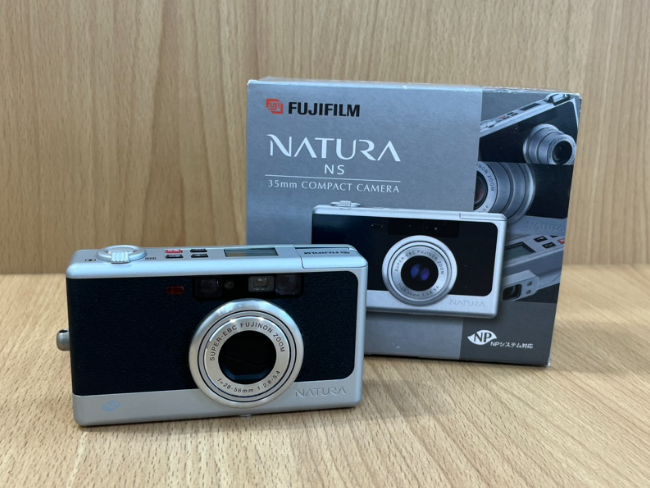 Fujifilm フジフィルム Natura NS コンパクトフィルムカメラ Fujifilm フジフィルム Natura NS コンパクトフィルムカメラ