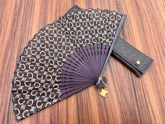 CELINE レア✴︎✴︎扇子 トリオンフ タッセル ヴィンテージ CELINE レア✴︎✴︎扇子 トリオンフ タッセル ヴィンテージ 扇子 タッセル