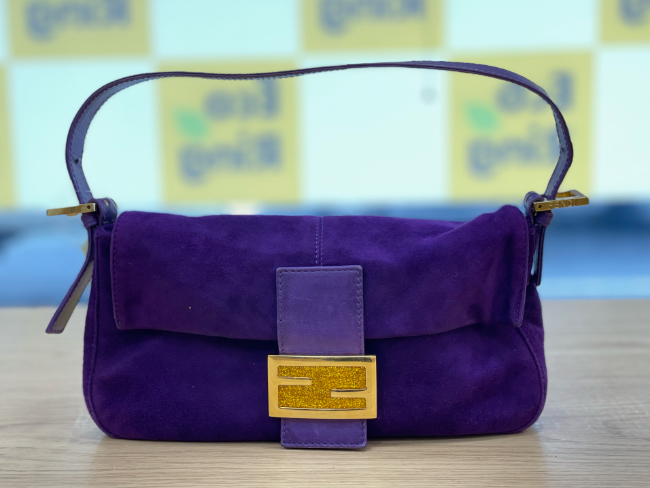フェンディ スエードハンドバッグ を買取｜姫路｜砥堀店 ｜ ブランド品 