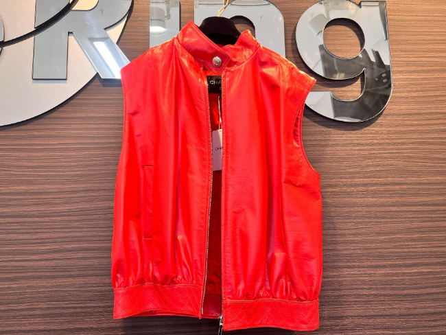 シャネル レザー ベスト クルーズライン 赤を買取｜神戸｜岡本店  