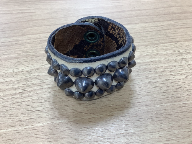 スタッズバングル KAORU - 【即日発送可】スタッズバングル(シルバー