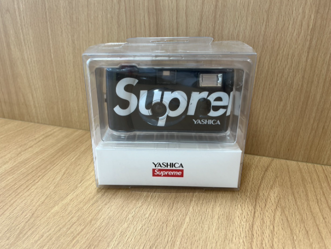 supreme YASHICA MF-1 フィルムカメラ Supreme YASHICA 21SSロゴ