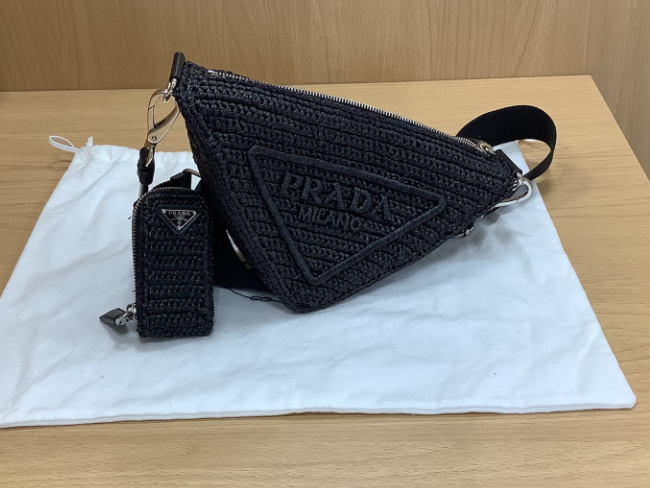 PRADA プラダ ラフィア トライアングル ショルダーバッグ ブラック 