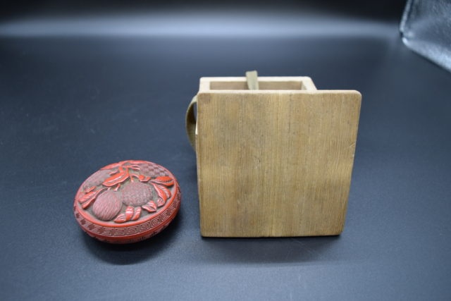 希少本堆朱香合