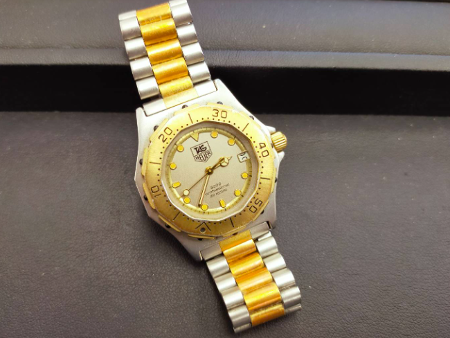 TAG HEUER タグホイヤー プロフェッショナル 3000 934 213