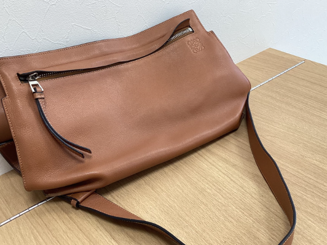 ロエベ レザーショルダーバッグ 切ら