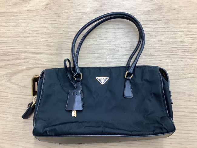 PRADA】ヴィンテージ ミニハンドバッグ（PRADA ロゴプレートミニ