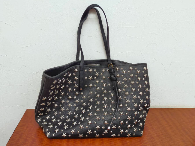 ジミーチュウ 42 定価14万白スタッズ