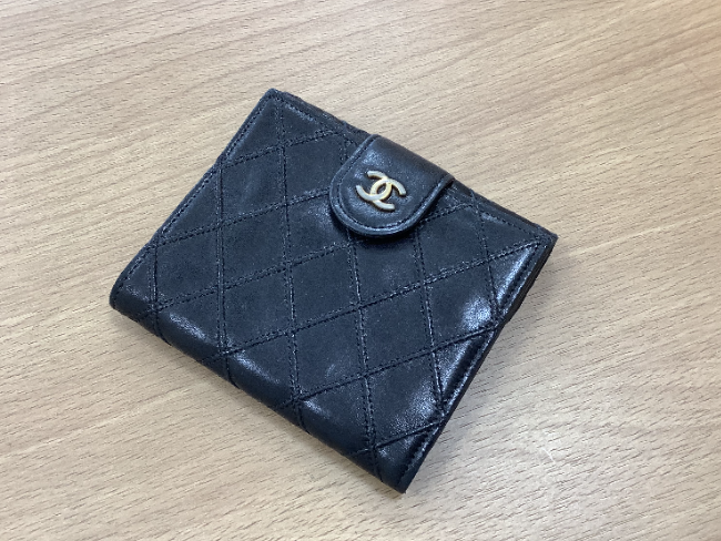 シャネル ビコローレ 二つ折り財布を買取｜三重｜三重四日市店  
