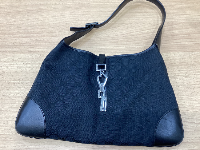 グッチ GGキャンバス ジャッキー金具付 ワンショルダーバッグを買取 
