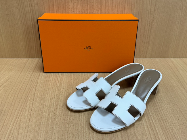 HERMES オラン ホワイト 38 レアHERMES エルメス オラン サンダル白 38