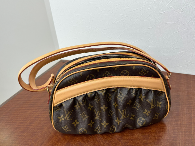 ルイヴィトン モノグラム クララ M40057を買取｜名古屋｜名古屋平針店  