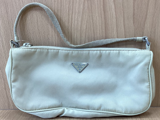 PRADA ハンドバッグ 親しく アクセサリーポーチ