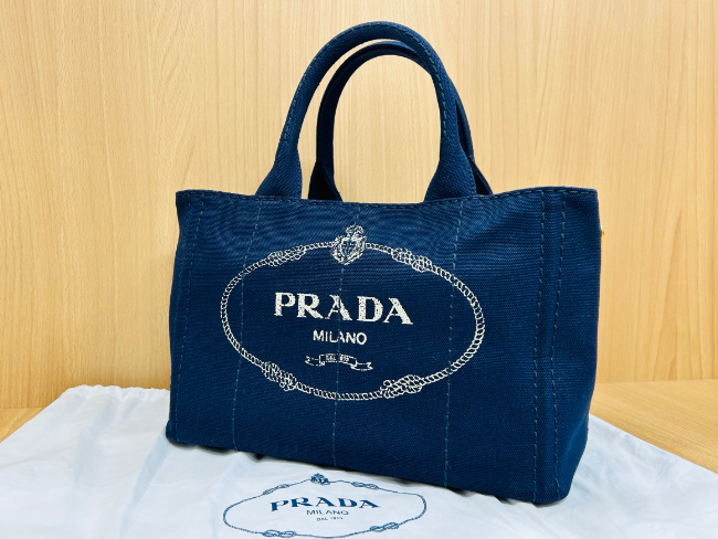 プラダカナパ ネイビー