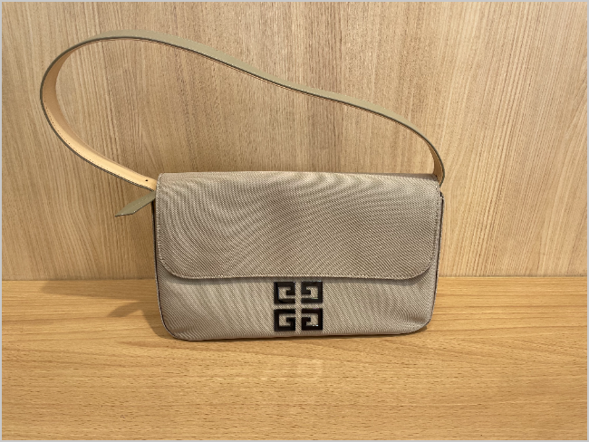 ジバンシー ロゴ ナイロン×レザー ワンショルダーバッグを買取｜愛知県 
