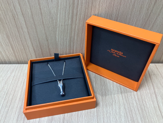 HERMES エルメス ホース ヘッド ネックレス付き