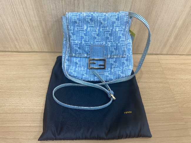 フェンディ ズッカ デニム ショルダーバッグを買取｜愛知県豊田 