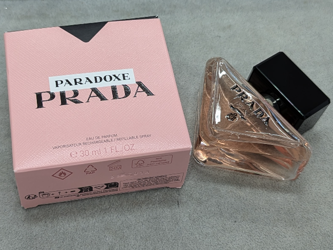 PRADA PARADOXE オーデパルファム 専用ポーチ付き PRADA PARADOXE オーデパルファム 専用ポーチ付き プラダ ビューティ
