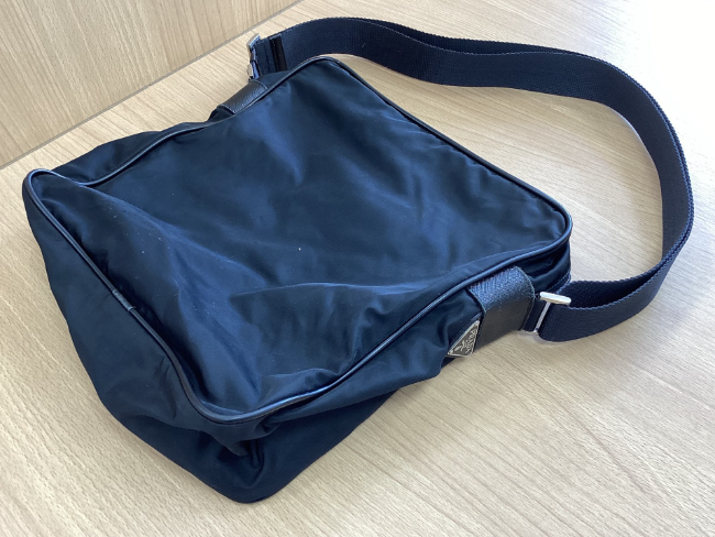 PRADAスクエアナイロンショルダーバッグ
