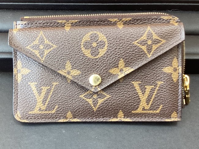 ルイヴィトン M69431 ポルトカルトレクトヴェルソ コインケースを買取  
