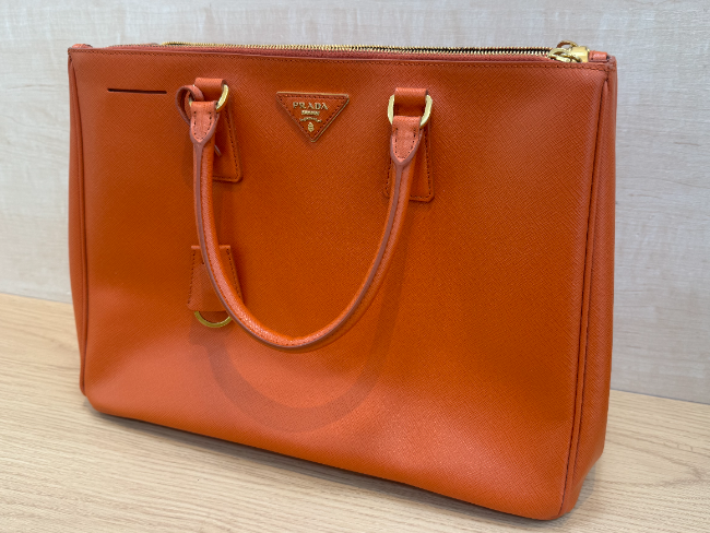 プラダ ガレリア サフィアーノレザー オレンジを買取｜兵庫県姫路市  