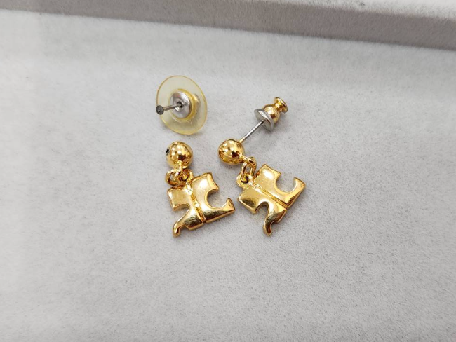 2つ 美品 クレージュピアス 2つ 美品 クレージュピアス