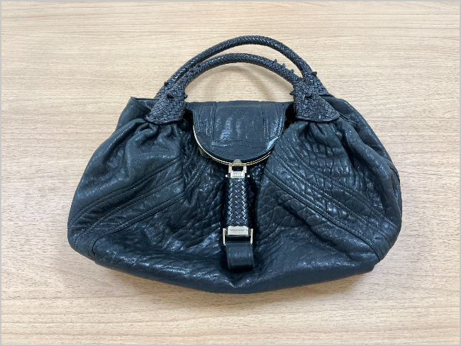 ごろりんさん専用。❣️FENDI ❣️花柄 スパイバッグ 希少品　お値打ち品❣️ ごろりんさん専用。❣️FENDI ❣️花柄 スパイバッグ 希少品 お
