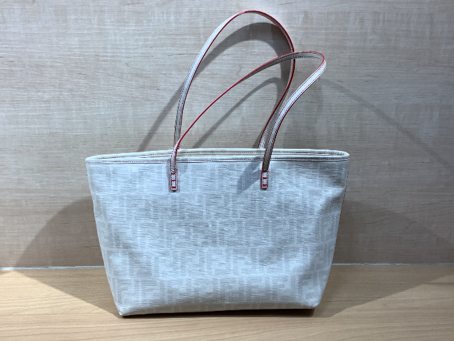 フェンディ ズッカ PVCトートバック ホワイトを買取｜東京都大田区  