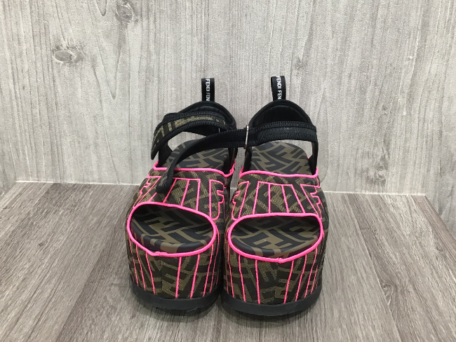 FENDI ズッカ柄厚底サンダル