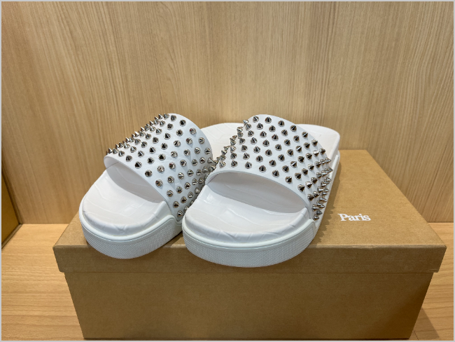 クリスチャン・ルブタン スタッズ サンダル 40サイズ H924を買取｜愛知  