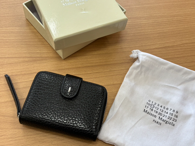 本日価格‼️【美品】Maison Margiela 二つ折り財布 黒 Maison Margiela 二つ折り財布 黒
