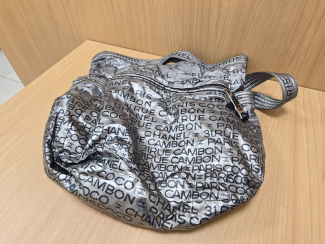 CHANEL シャネル アンリミテッド ショルダーバッグ ポシェット 斜め