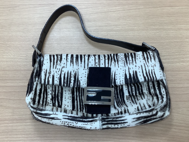 FENDI フェンディ マンマ バケット 心地よかっ ニット ピンク ハンドバッグ