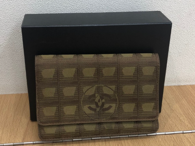 シャネル ニュートラベルライン チェーン ウォレットを買取｜東京都 
