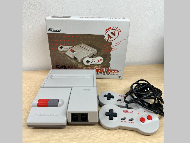 1円〜 箱無 ファミコン AV仕様 HVC-101 本体、コントローラー