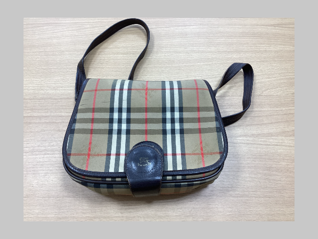 新品タグ付き 超美品 バーバリー チェック柄 ショルダーバッグ ブルー 