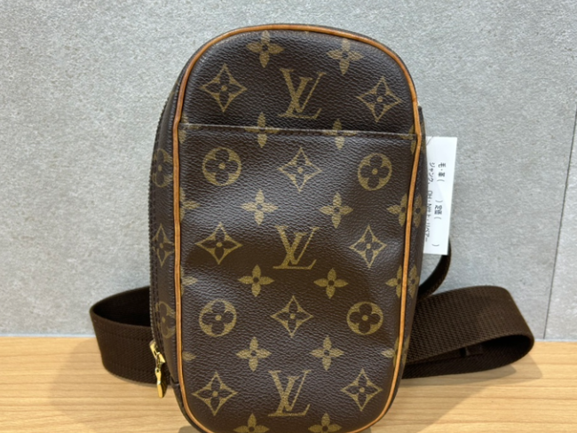 ☆ LOUIS VUITTON ルイヴィトン モノグラム ポシェット ガンジュ（ルイ 